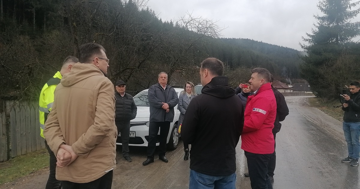 Jövő héten kezdenek aszfaltozni a Gyergyóditró–Tölgyes útszakaszon