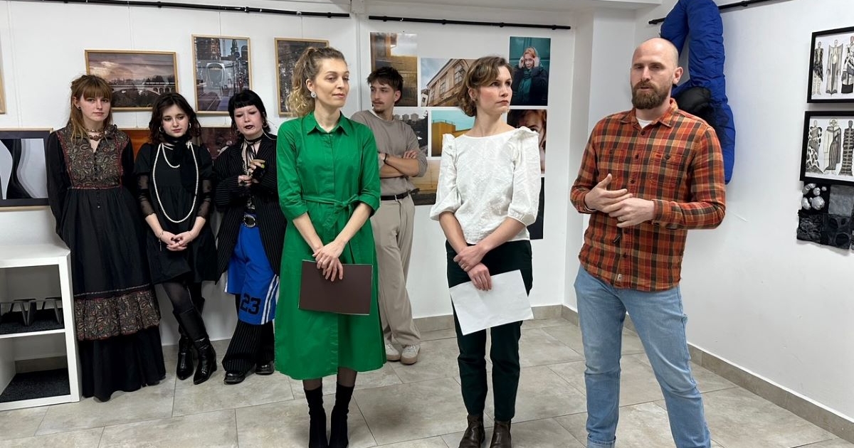 TEST-KÉP: ifjú művészek szárnybontogatása a TÉR-ben