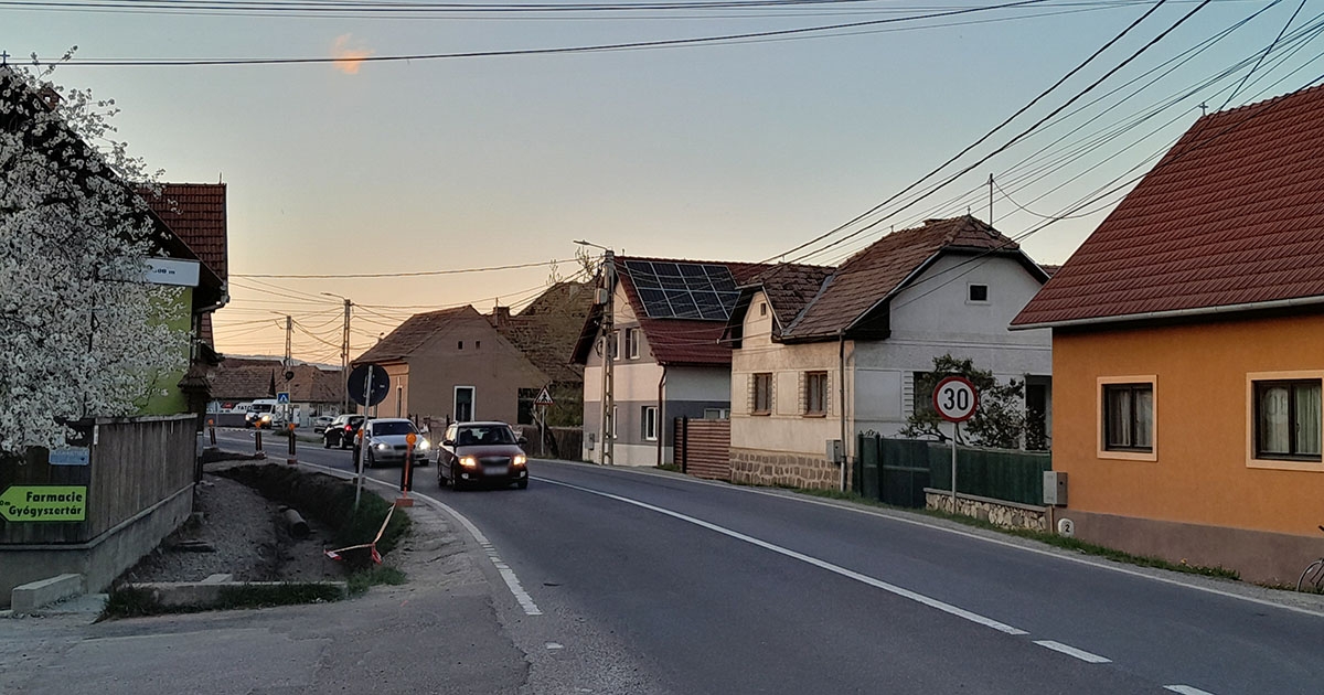 Biztonságot szolgáló járda