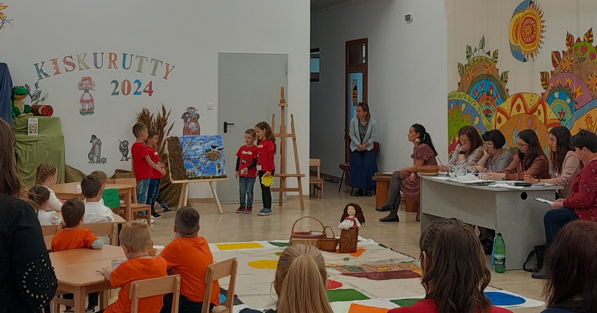 A rigóról is kuruttyoltak