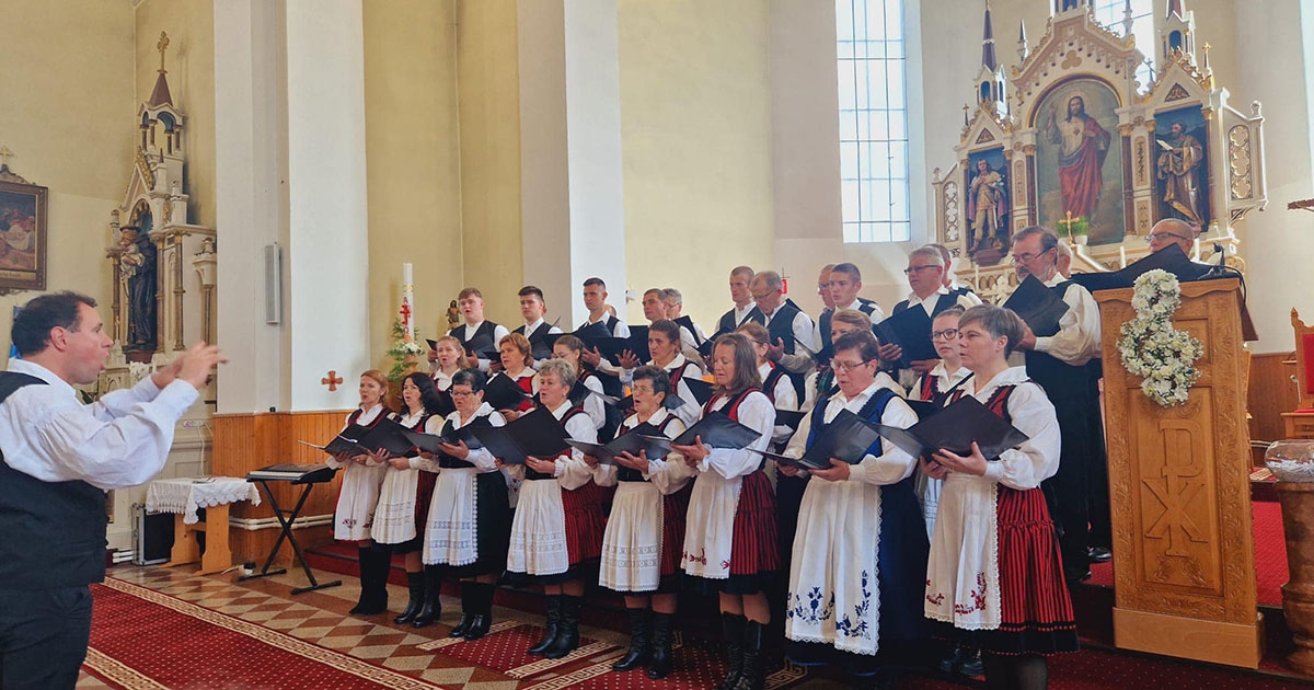 Énekszóval dicsőítették az Urat