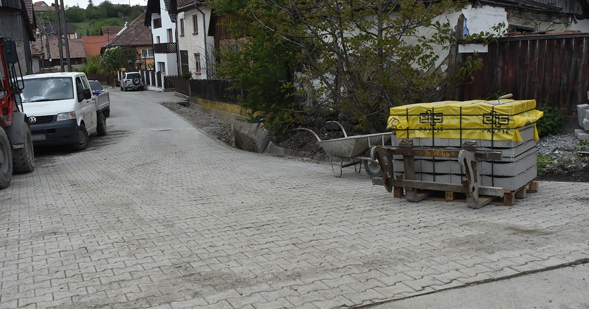 Hat településen aszfaltoznak