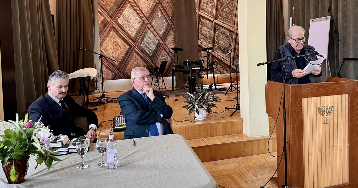 Szeretni kell ezt a népet!