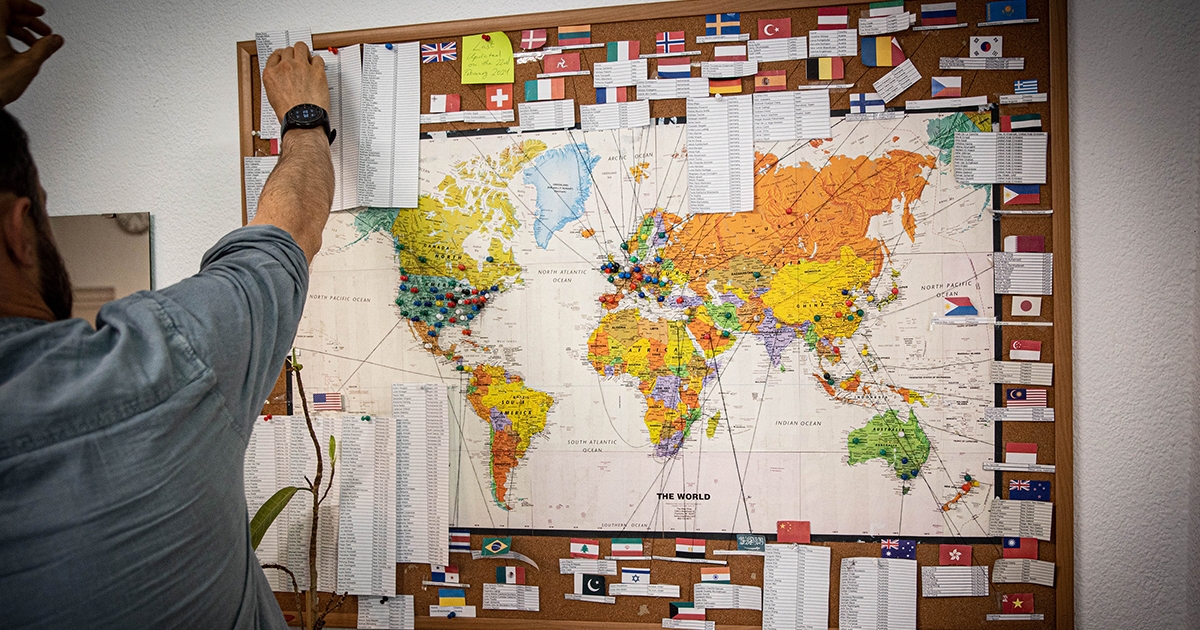 Kevesebben, de több ideig önkénteskednek