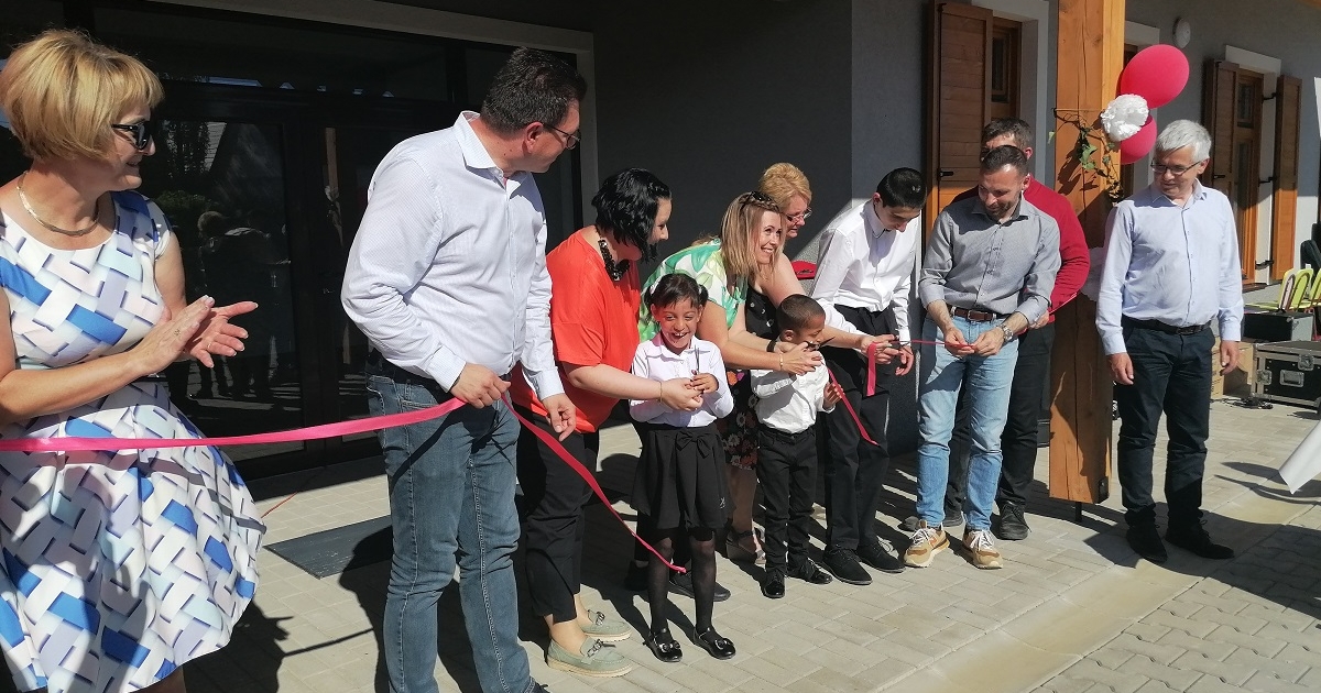 Megnyílt a székelykeresztúri súlyosan sérült gyermekek elhelyező központja