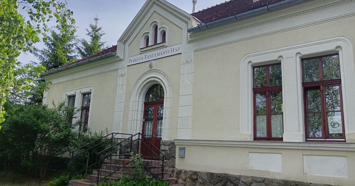 Nem tartják megfelelőnek a micimackósok a Piarista Tanulmányi Házat