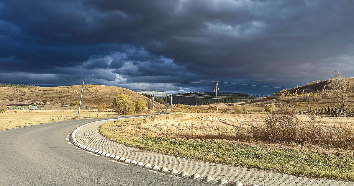 Ha alacsonyan szállnak a fecskék a drótostót felett