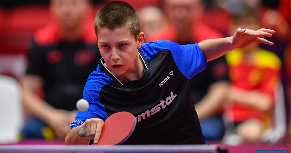 Asztalitenisz a köbön