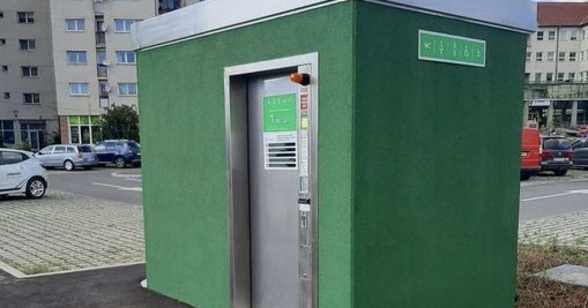 Megnyílt Csíkszereda első önműködő közvécéje
