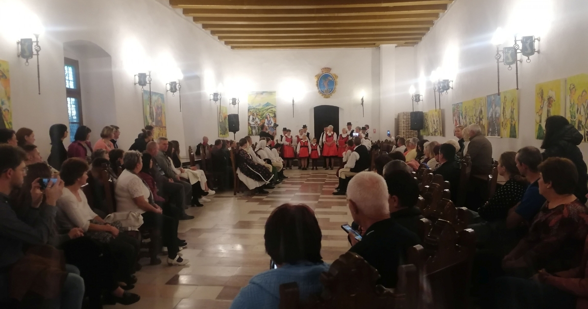 Karitatív cél, népi szokások őrzése