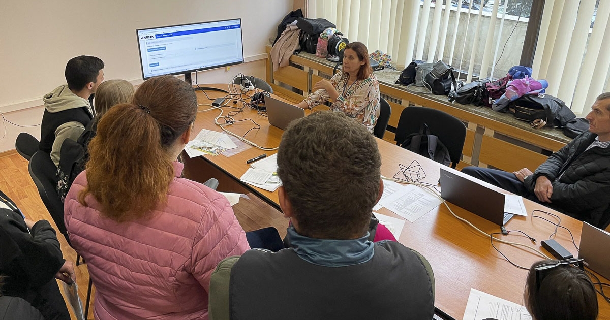 Gördülékeny álláskereső platform