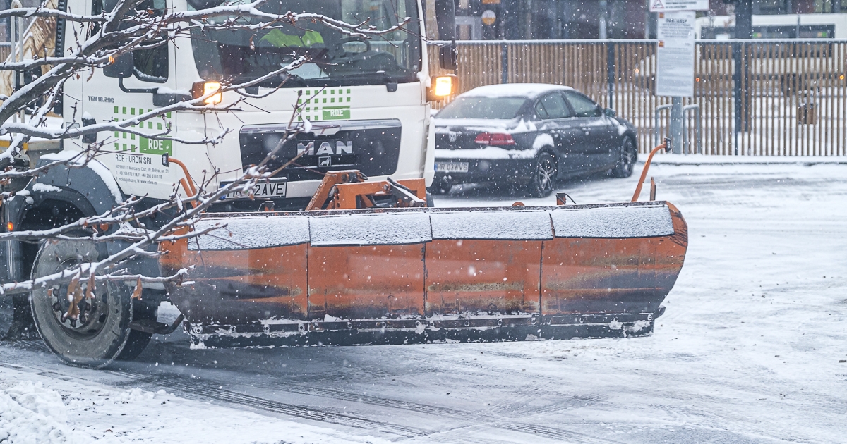 Az országos útügy 32 géppel dolgozik 