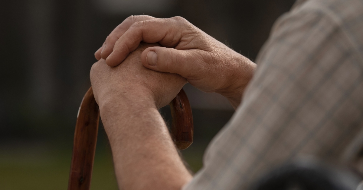 Politikai források: két egyenlő részletben összesen 800 lej támogatást kapnak idén a kisnyugdíjasok