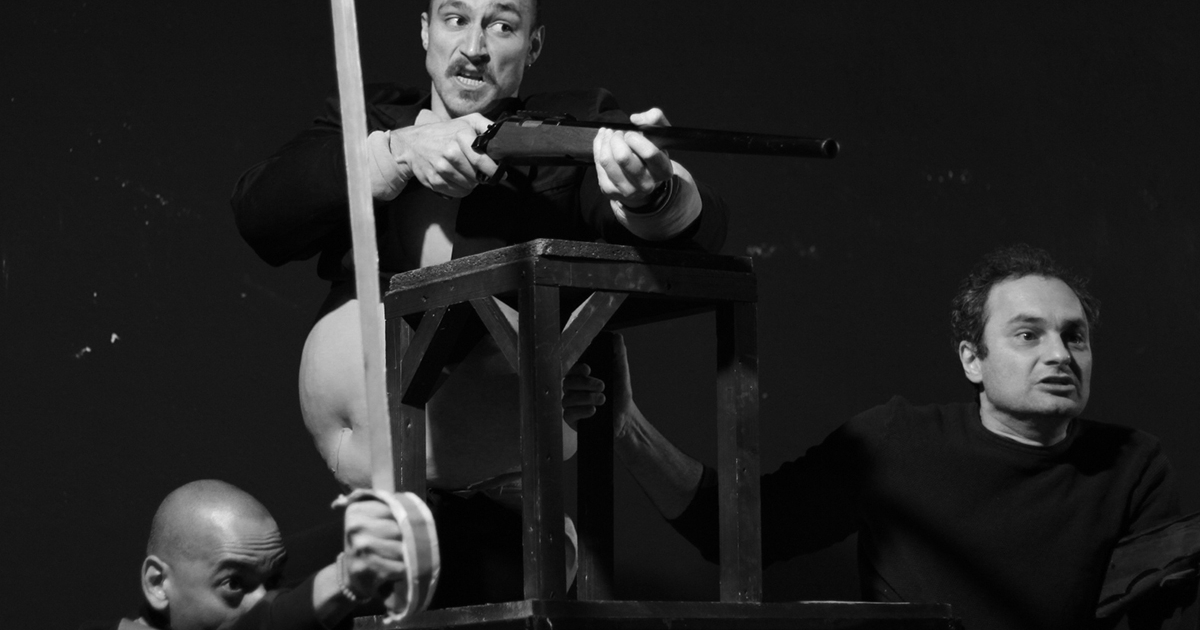 Übü király abszurd drámája