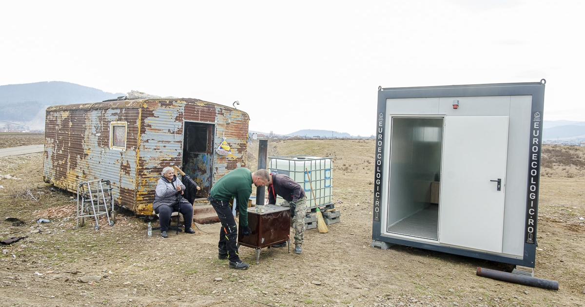 Lakókonténert kapott ajándékba Klári néni