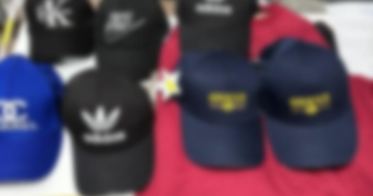 Hamisított termékeket árusító személyeken ütött rajta a rendőrség