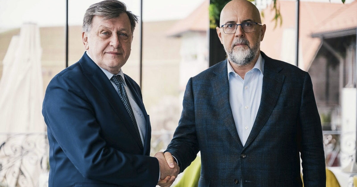 Lehet-e olyan elnöke Romániának,  aki tiszteli a magyarokat? 