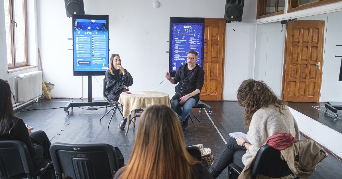 Kamaszoknak szóló színházi előadásokat játszanak április 11. és 17. között
