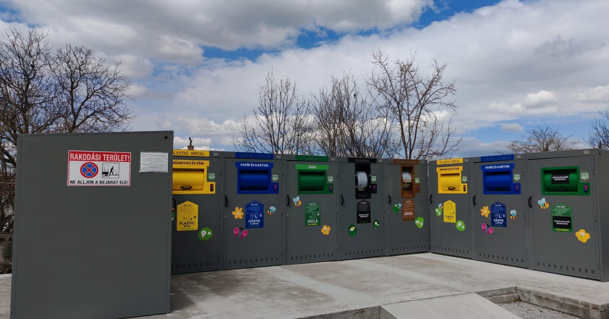 Üzembe helyezték az új, modern digitális hulladéktárolókat Szentegyházán