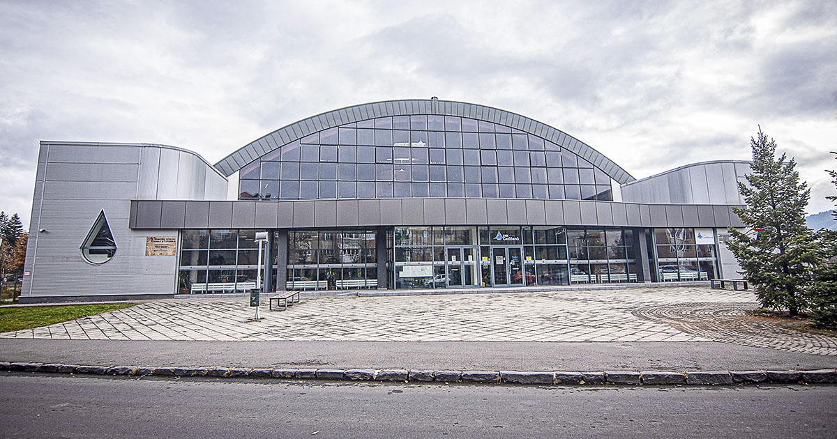 Két napra bezár az uszoda