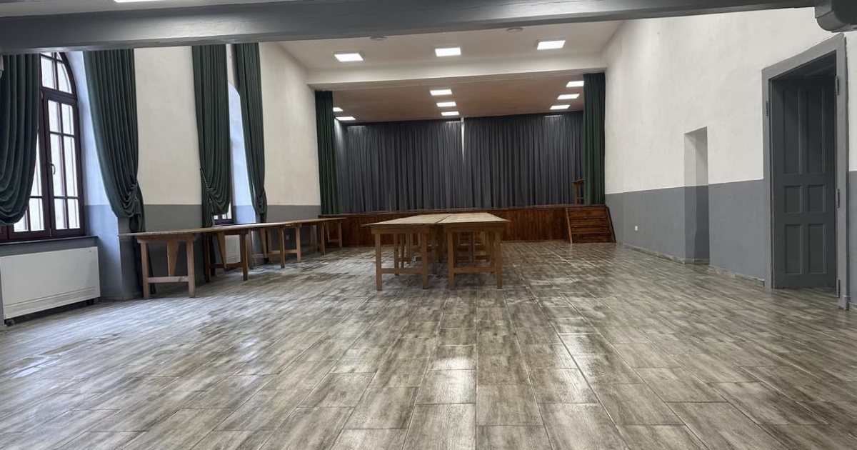 Befejeződött az oklándi kultúrház felújítása, hamarosan birtokba veheti a közösség