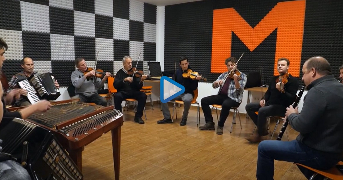 Többéves múltra tekint vissza a Csíkmadarasi Népi Zenekar