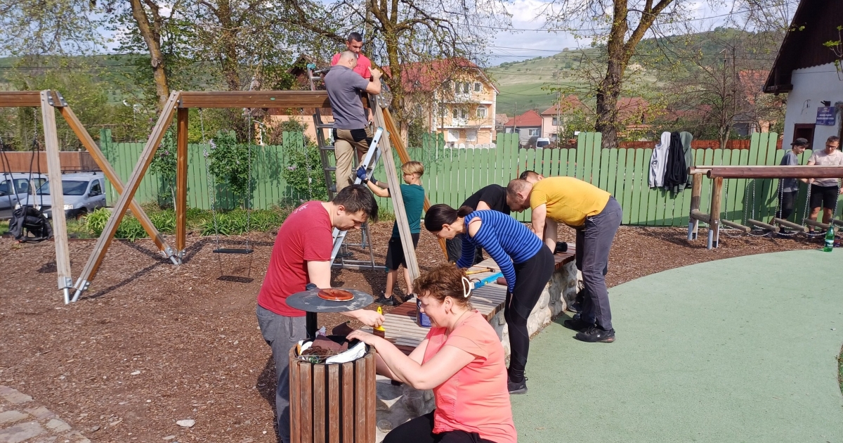 Kalákában javították meg a megrongálódott felső­bol­dog­falvi játszóteret