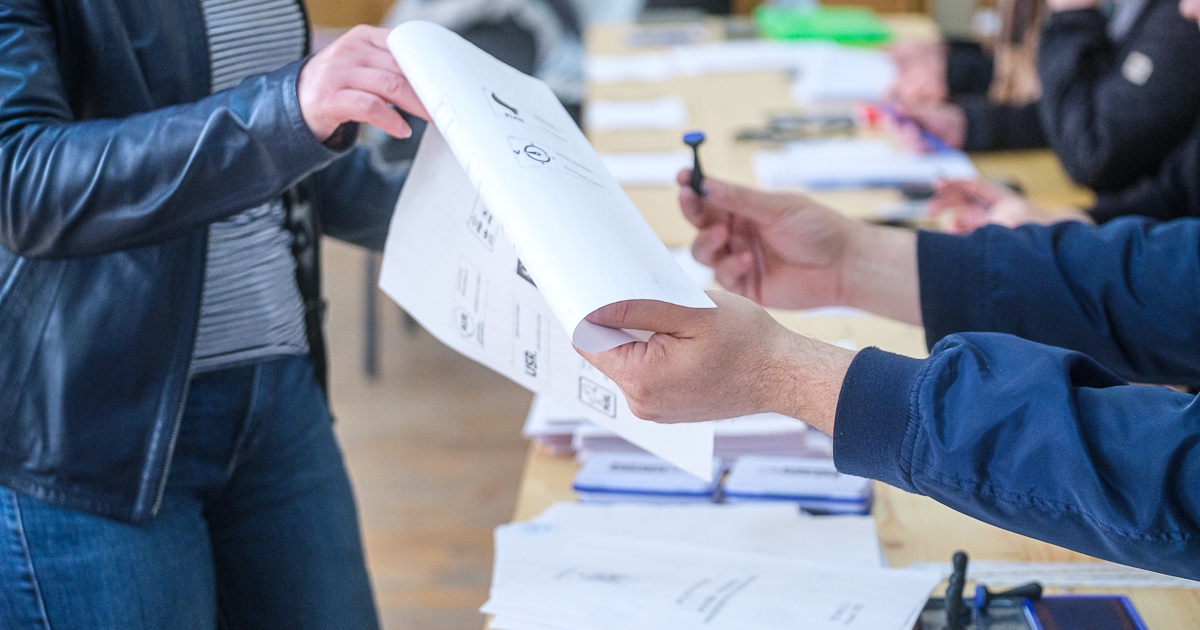 Románia ismét választ – Élőben a 2025-ös államfőválasztás első fordulójáról