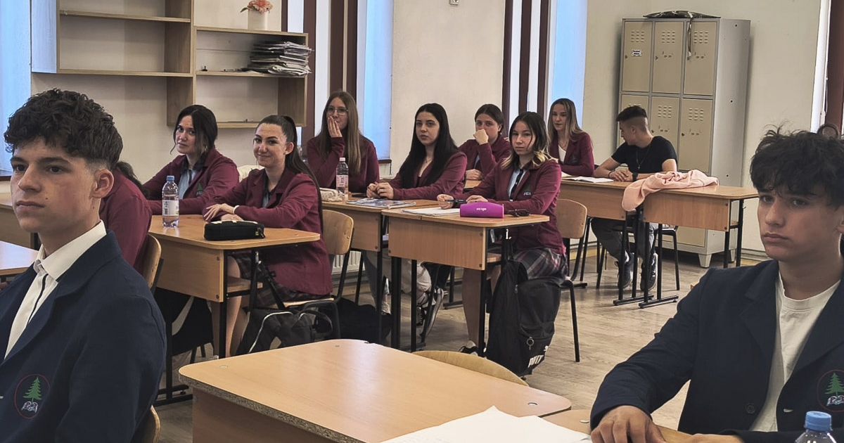 Egyenruhát vezettek be a gyergyóditrói Puskás Tivadar Szakközépiskolában