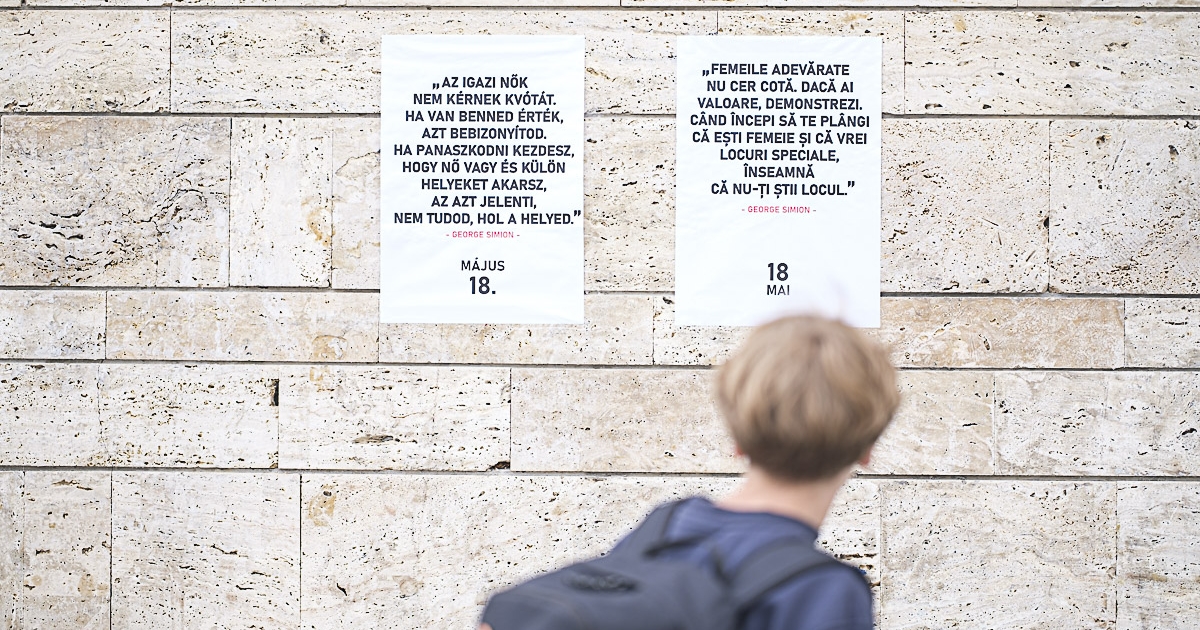 Magyarellenes, nőgyűlölő plakátok miatt bírságoltak meg két csíkszeredai lakost