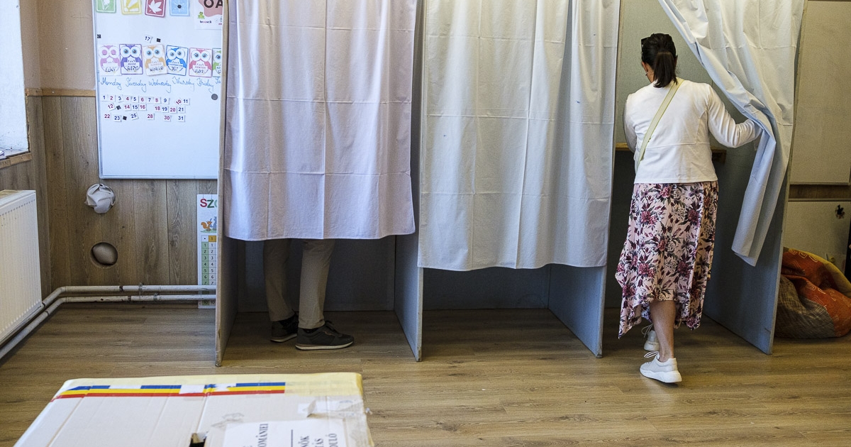 A bukmékerek szerint döntetlenre áll Simion és Dan csatája