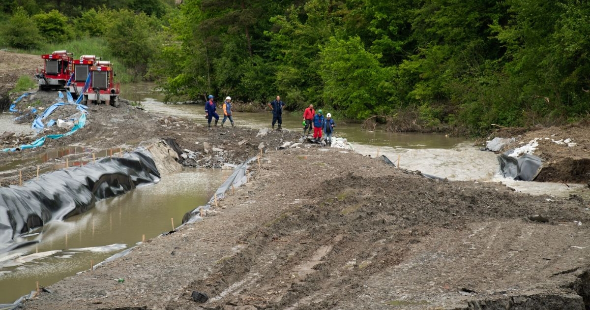 Evakuálások Parajdon: megsüllyedt a föld a Sóháton
