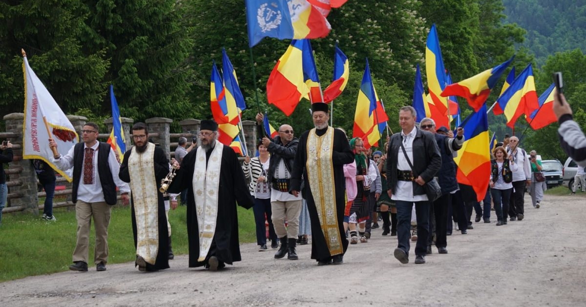 Román emlékezők az úzvölgyi katonatemetőben