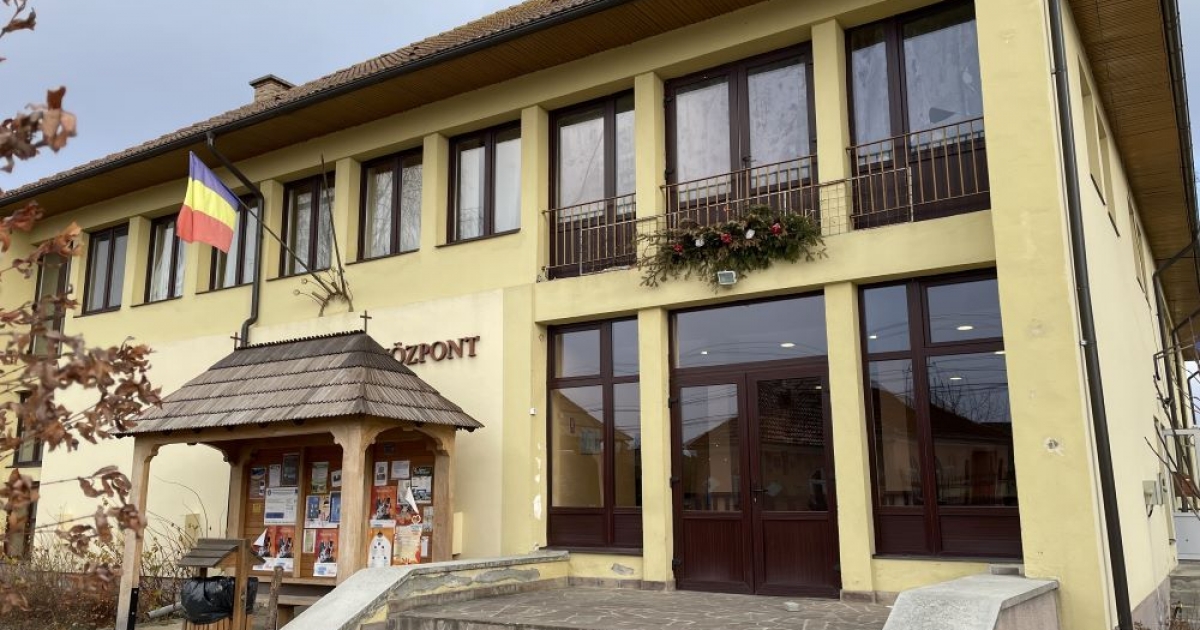 Kicsúsznak a határidőből a csíkszentimrei kultúrotthon felújításával