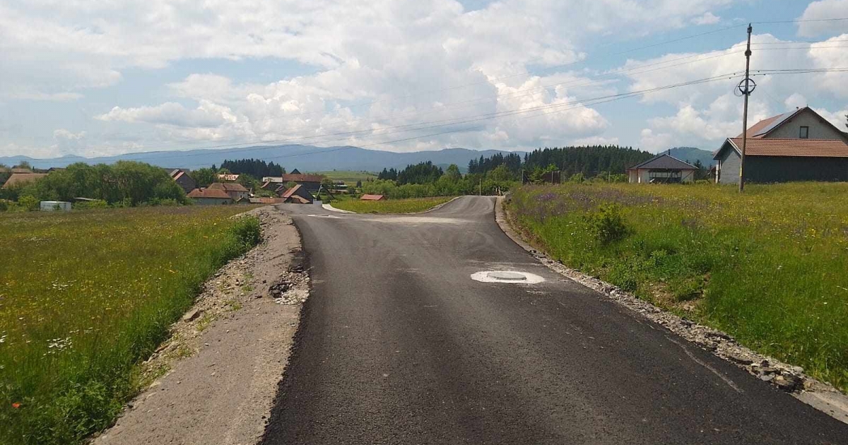 Aszfaltoznak Csíkszentléleken