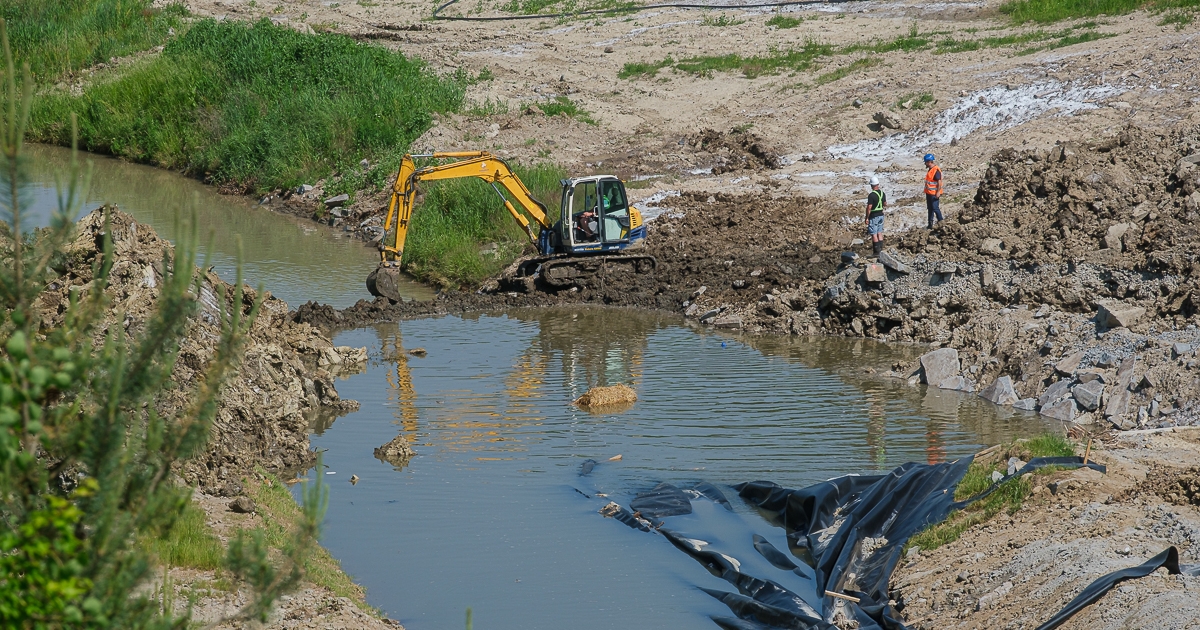 Gátakat építettek a Korond-patakon