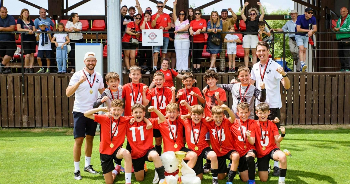 Tartalmas focinapok az utánpótlástornán