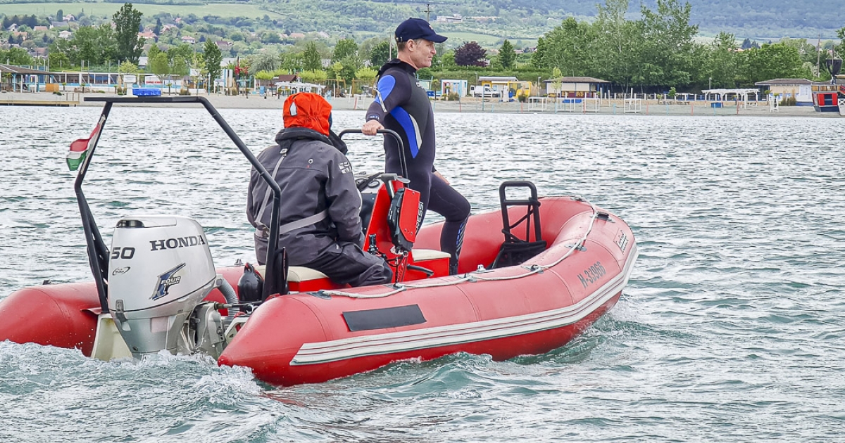 Mentőcsónak a Szentegyházi Különleges Mentőcsapatnak