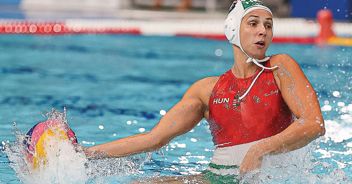 Keszthelyi Rita:  Szurkoljatok, székelyek!