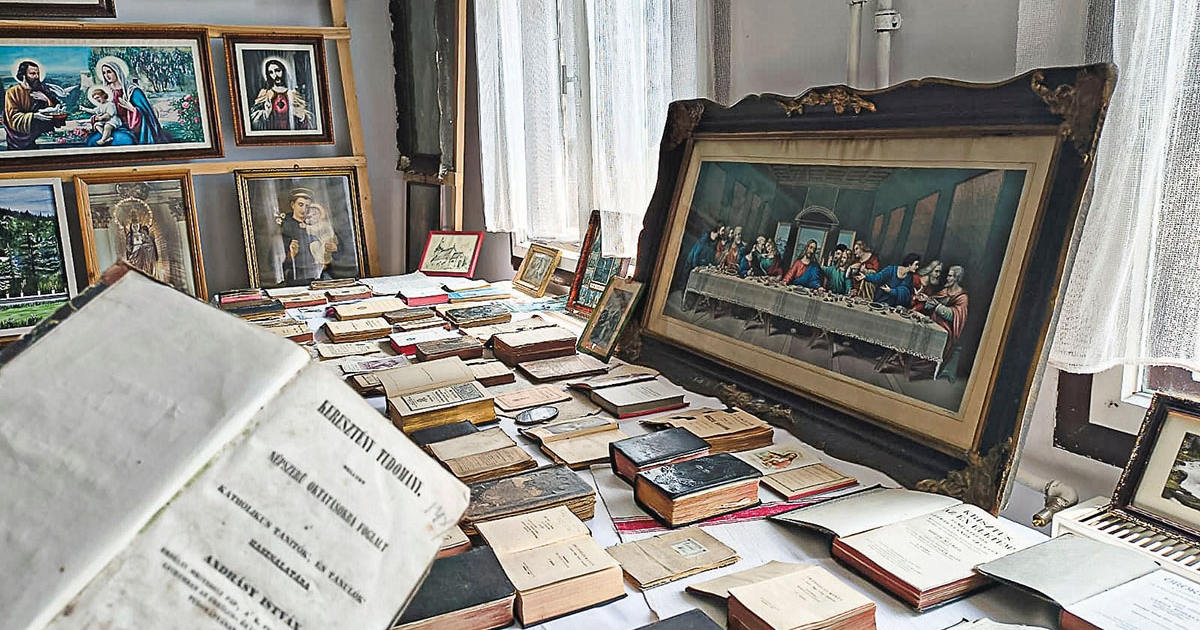 Kegytárgyak helyi kiállítása