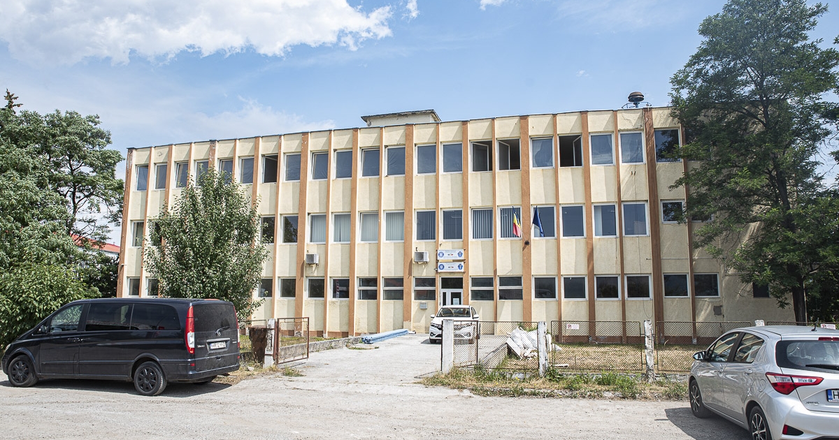 A vámhivatalba költözik a prefektusi hivatal