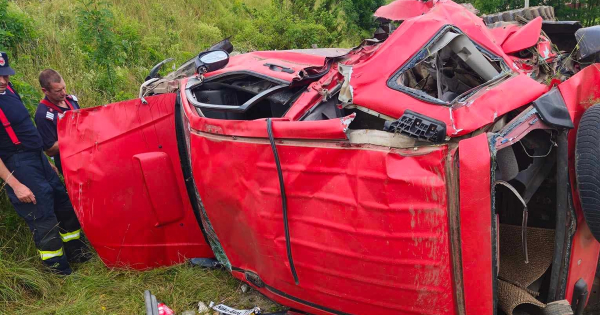 Vonattal ütközött az autó, elhunyt egy 15 éves fiú