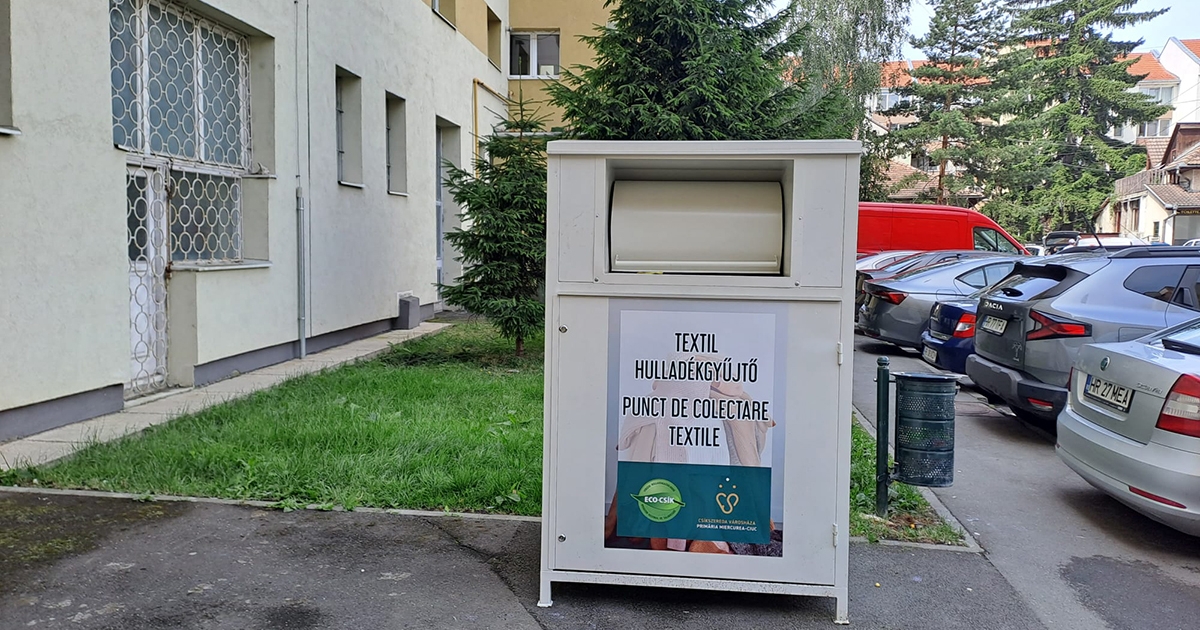 Máris tele elnyűtt ruhákkal