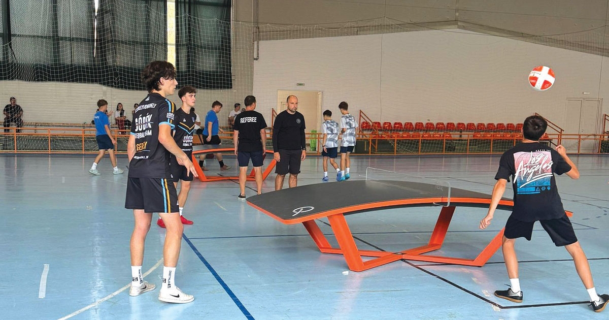 Karnyújtásnyira  a kontinenstorna