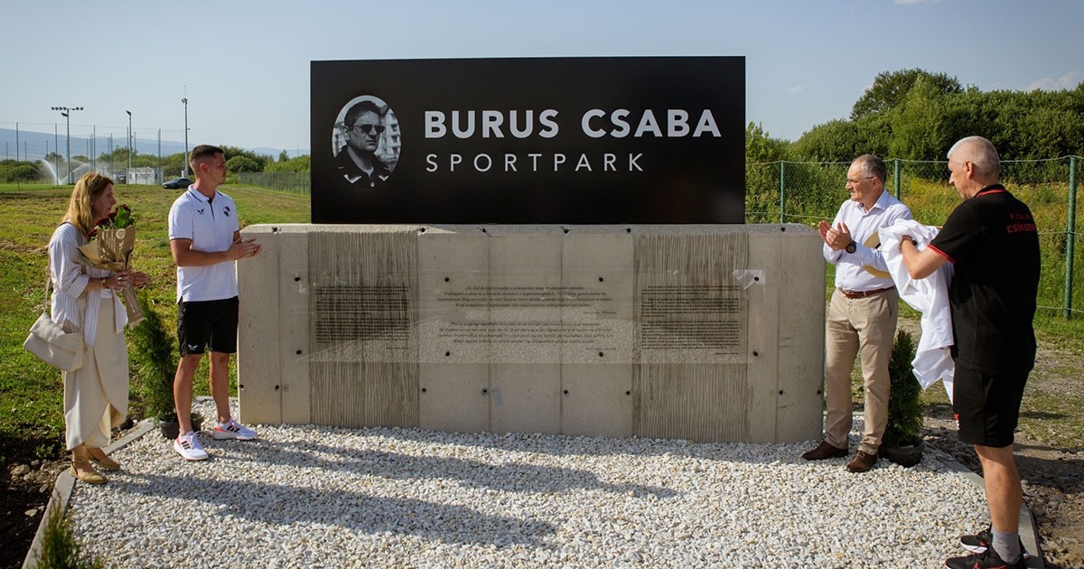 Emléket állítottak