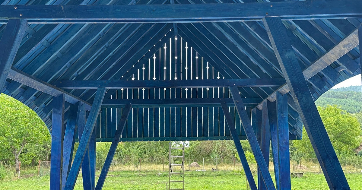 Összeér az éggel az abásfalvi közösségi pavilon