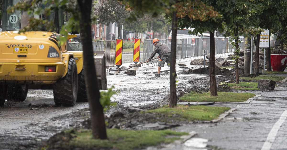 A parkolók területén dolgoznak