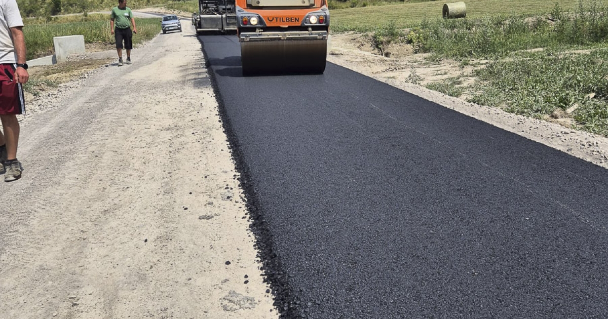 Nyár végére befejezik az aszfaltozást