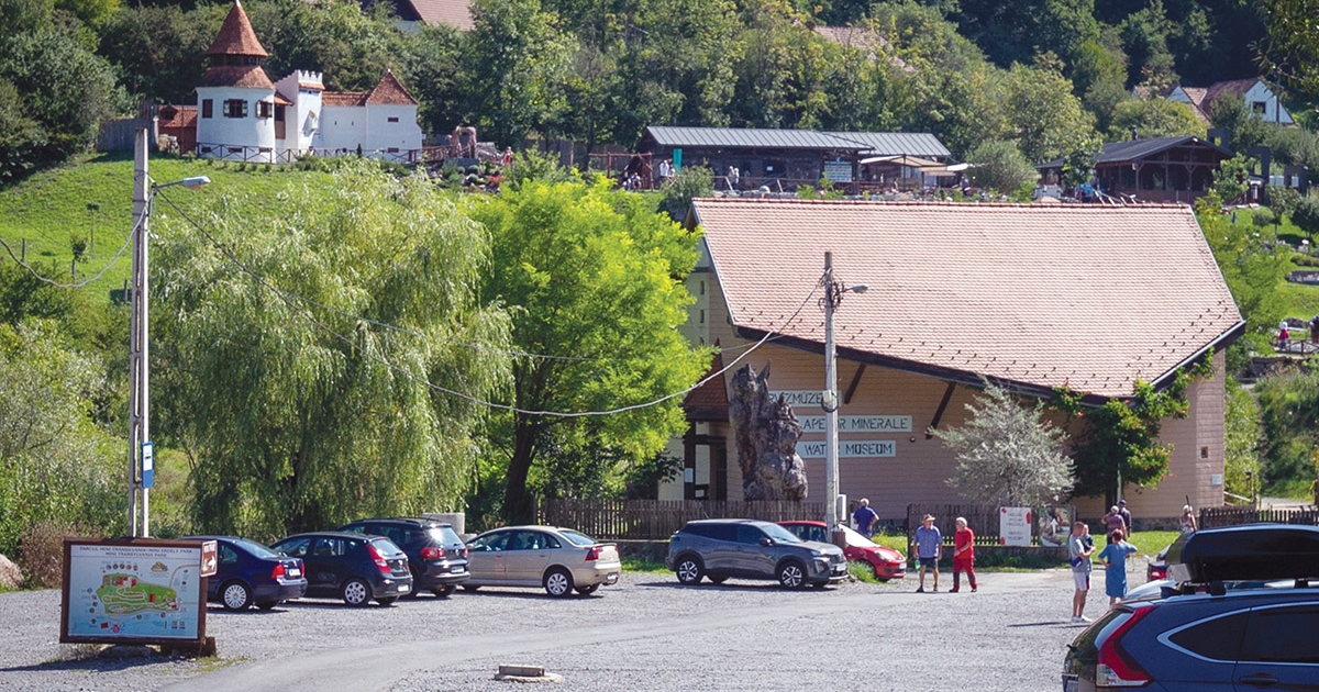 A Szejkén megállnak, a városon átutaznak
