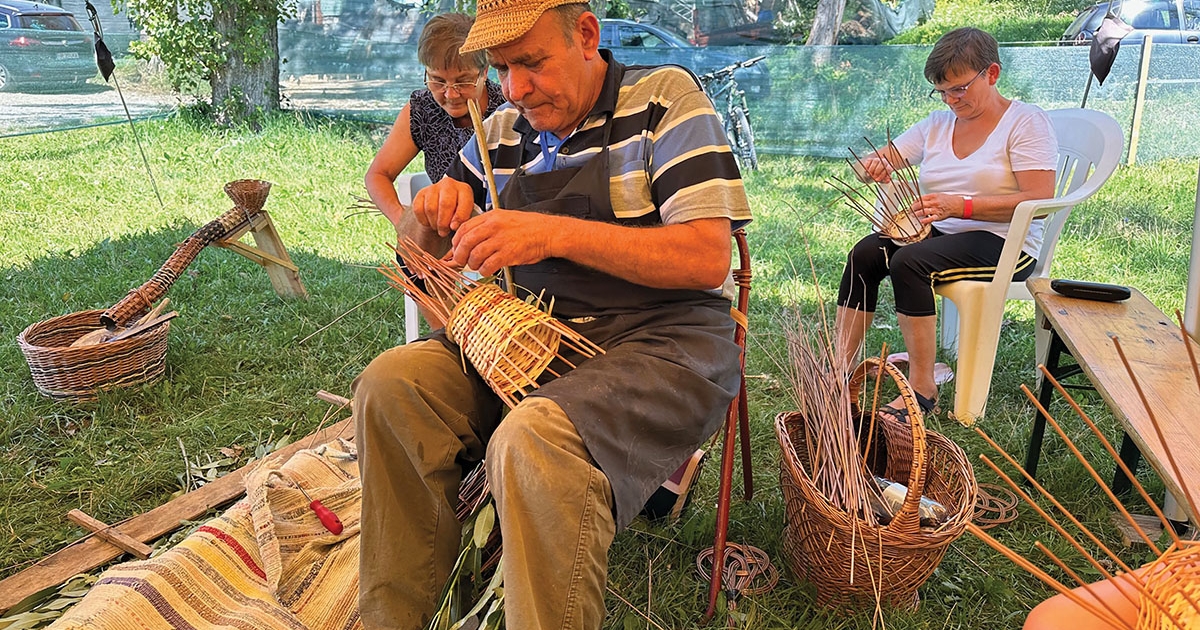 A fonott tárgyakkal a természet melegsége költözik otthonunkba